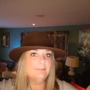 Meet your Posher, Brenda